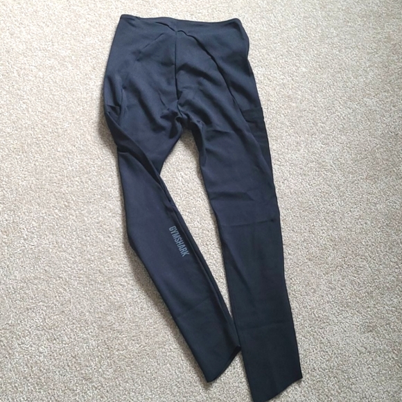 Gymshark pants! Size medium. Black. Brand new! - Picture 2 of 4
